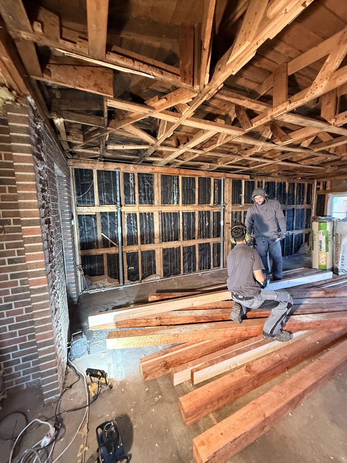 Neue Balkenlage während des Umbaus