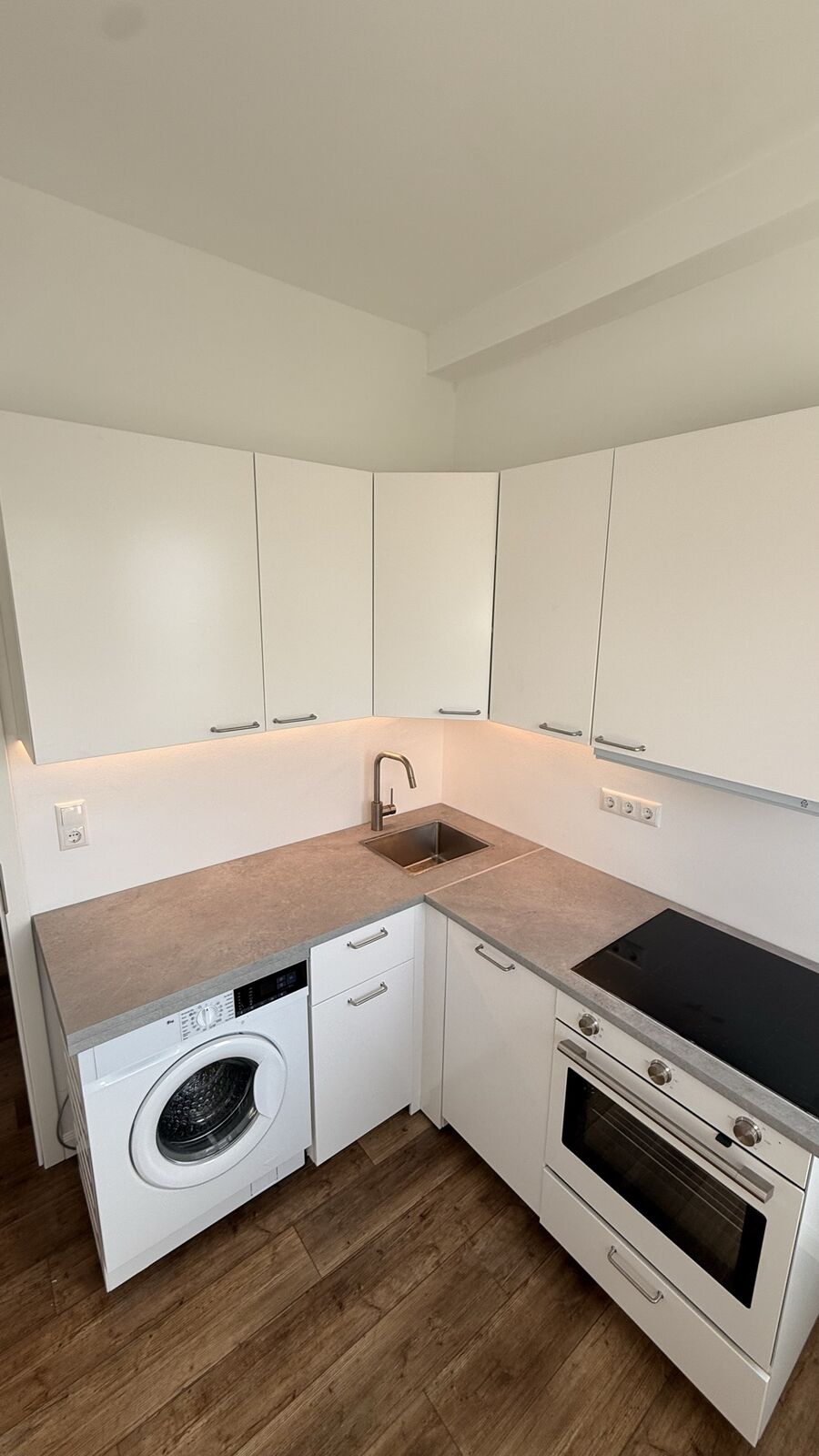 Neue Einbauküche nach der Wohnungssanierung