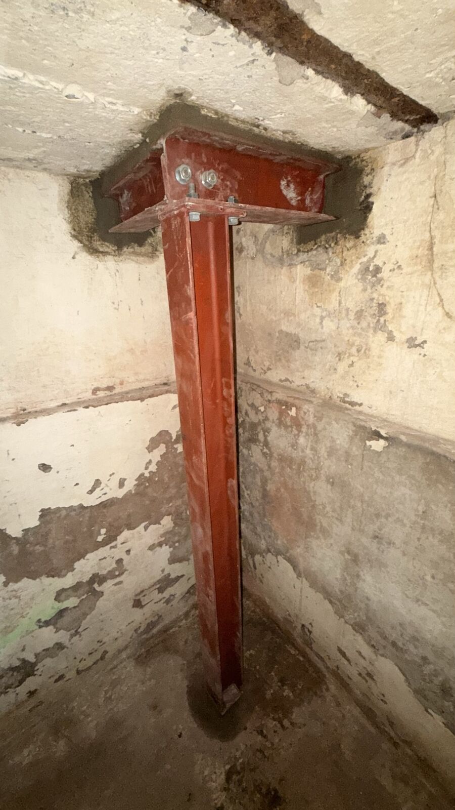 Neue Stahlstütze zur Lastabtragung